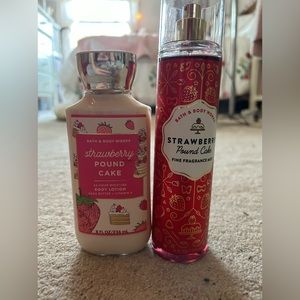 Bath and body works strawberry poundcake set